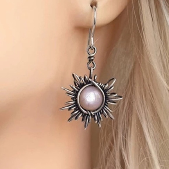 NEW bohemian sun and moon earrings - Picture 4 of 5